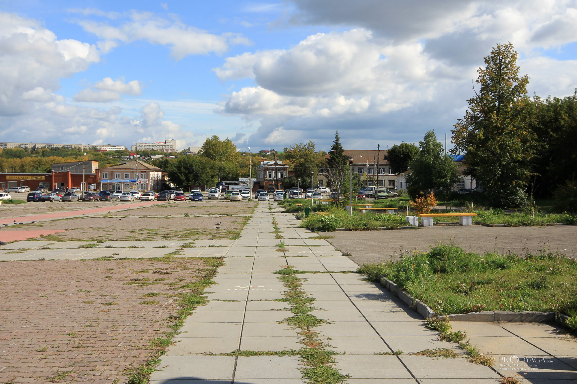 Kamensk Uralskiy (Коммолодежи 12, Каменск Уральский)